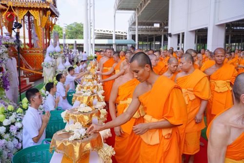 ภาพ No.316660:วันอาทิตย์ที่ 29 มีนาคม พ.ศ. 2569 พิธีทอดผ้าบังสุกุลและพิธีชำระร่าง โยมพ่อณรงค์ จินตมากุล  สิริอายุ 99 ปี 11 เดือน โยมบิดา พระครูปลัดรัตนวีรวัฒน์ (รังสฤษดิ์ อิทฺธิจินตโก) ที่ปรึกษาเจ้าคณะจังหวัดปทุมธานี เจ้าอาวาสวัดพระธรรมกาย  ณ ฌาปนสถานชั่วคราว ทางเข้า 