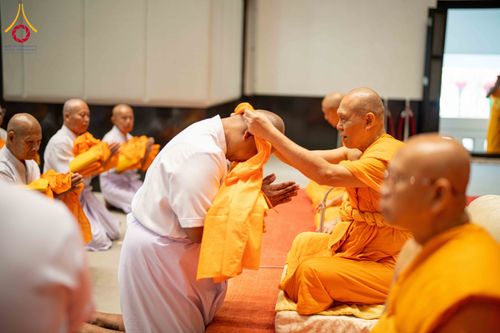 ภาพ No.298212:วันเสาร์ที่ 17 มกราคม พ.ศ. 2569 พิธีบรรพชาอุปสมบท โครงการอุปสมบทหมู่ บูชาธรรมครบ 117 ปี คุณยายอาจารย์มหารัตนอุบาสิกาจันทร์ ขนนกยูง  ณ อุโบสถพระไตรปิฎก วัดพระธรรมกาย