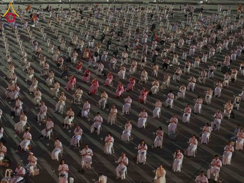 ภาพ No.312207:วันอังคารที่ 3 มีนาคม พ.ศ.2569 พิธีเวียนประทักษิณและจุดมาฆประทีป ณ ลานธรรมพระมหาธรรมกายเจดีย์ วัดพระธรรมกาย