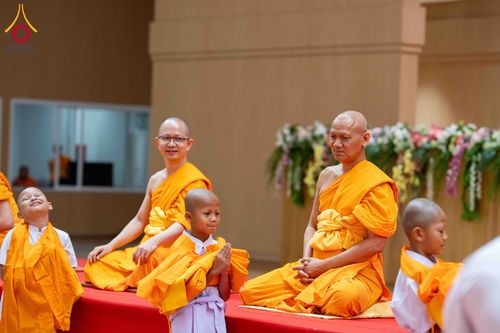 ภาพ No.319544:วันเสาร์ที่ 4 เมษายน พ.ศ.2569 พิธีขอขมา มอบผ้าไตร และถวายบาตรแด่นาคธรรมทายาท ในโครงการบรรพชาสามเณรฟื้นฟูพระพุทธศาสนาทั่วไทย โครงการหน่อแก้วเปรียญธรรม รุ่นที่ 14 โครงการสามเณรยุวธรรมทายาท รุ่นที่ 34 โครงการสามเณรมัชฌิมธรรมทายาท รุ่นที่ 30 ณ สภาธรรมกายสากล