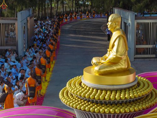 ภาพ No.287473:วันที่ 3 มกราคม พ.ศ. 2569 พิธีต้อนรับพระธรรมยาตรา ในโครงการธรรมยาตรา กตัญญูบูชา มหาปูชนียาจารย์ พระมงคลเทพมุนี(สด จนฺทสโร) พระผู้ปราบมาร อนุสรณ์สถาน 7 แห่ง ปีที่ 14 ณ อนุสรณ์สถานมหาวิหารพระมงคลเทพมุนี (โลตัสแลนด์) อ.สองพี่น้อง จ.สุพรรณบุรี