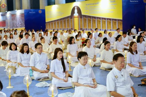 ภาพ No.331074:วันวิสาขบูชา อาทิตย์ที่ 31 พฤษภาคม พ.ศ.2569 พิธีจุดวิสาขประทีป , พิธีเวียนประทักษิณ  รอบพระมหาธรรมกายเจดีย์  และพิธีฉลองชัยสวดมนต์บทธัมมจักกัปปวัตนสูตร  ครบ 8,415,000,000 จบ ณ วัดพระธรรมกาย