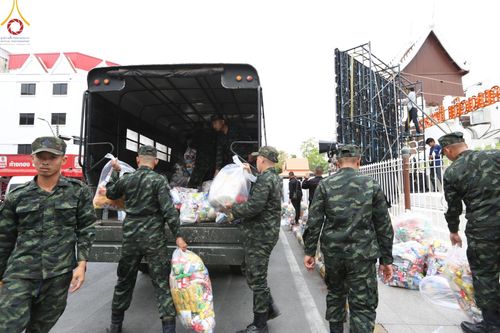 ภาพ No.126975:V.30 เต็มที่ เพื่อโคราช การเตรียมงาน ปฏิบัติงาน และเก็บงาน ของเจ้าหน้าที่หน่วยงานต่างๆ ทุกภาคส่วน เพื่อพิธีทำบุญเมืองนครราชสีมา ฉลอง 556 ปี ตักบาตรพระ 10,000 รูป ในวันเสาร์ที่ 2 มีนาคม พ.ศ.2567 ณ อนุสาวรีย์ท้าวสุรนารี จ.นครราชสีมา จัดโดย คณะสงฆ์จังหวัดนค