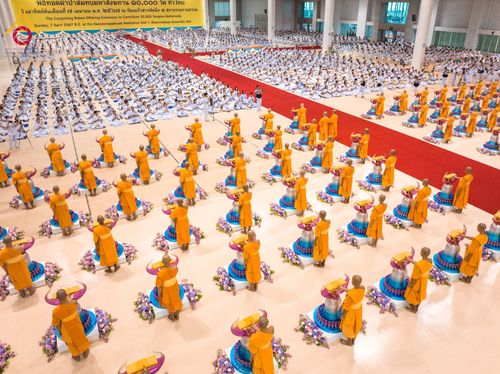 ภาพ No.134507:พิธีทอดผ้าป่าสมทบ มหาสังฆทาน 10,000 วัด ทั่วไทย วันอาทิตย์ต้นเดือนที่ 7 เมษายน พ.ศ.2567 ณ ห้องแก้วสารพัดนึก 1 สภาธรรมกายสากล  วัดพระธรรมกาย จ.ปทุมธานี