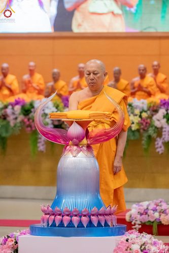 ภาพ No.154703:พิธีทอดผ้าป่าสมทบกฐินวัดพระธรรมกาย และสมทบกฐิน 30,000 วัดทั่วไทย ครั้งที่ 2 ณ สภาธรรมกายสากล วัดพระธรรมกาย วันอังคารที่ 17 กันยายน พ.ศ. 2567