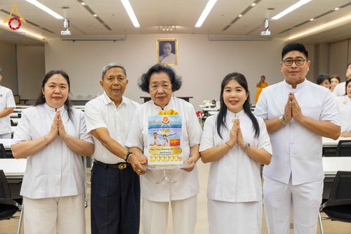 ภาพ No.324863:วันพฤหัสบดีที่ 23 เมษายน พ.ศ.2569  หลวงพ่อทัตตชีโว รองเจ้าอาวาสวัดพระธรรมกาย ถวายการต้อนรับและปฏิสันถารคณะชาวอินโดนีเซีย
