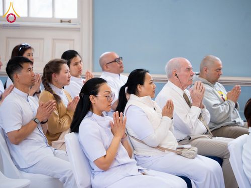 ภาพ No.319104:วันที่ 29 มีนาคม พ.ศ.2569 พิธีอัญเชิญรูปหล่อพระมงคลเทพมุนี (สด จนฺทสโร) ประดิษฐาน ณ ห้องปฏิบัติธรรม “มงคลรัตนโชติ”  วัดพระธรรมกายชิคาโก ประเทศสหรัฐอเมริกา