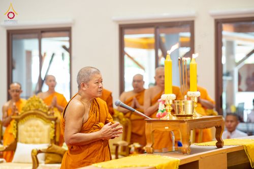 ภาพ No.336218:วันจันทร์ที่ 22 มิถุนายน พ.ศ.2569 พิธีอัญเชิญพระธรรมกาย และบรรจุพระบรมสารีริกธาตุ  ภายในเกศดอกบัวตูม องค์พระประธาน ณ อาคารสมปรารถนา วัดกลางธนรินทร์ ต.บ้านแป้ง อ.พรหมบุรี จ.สิงห์บุรี