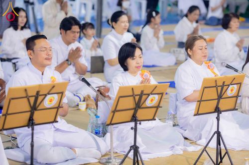 ภาพ No.300196:วันที่ 22 มกราคม พ.ศ. 2569 พิธีถวายภัตตาหารเป็นสังฆทาน แด่พระธรรมยาตรา ณ อนุสรณ์สถานบางปลา วัดบางปลา อำเภอบางเลน จังหวัดนครปฐม ในโครงการธรรมยาตรา กตัญญูบูชา มหาปูชนียาจารย์ พระมงคลเทพมุนี(สด จนฺทสโร) พระผู้ปราบมาร อนุสรณ์สถาน 7 แห่ง ปีที่ 14