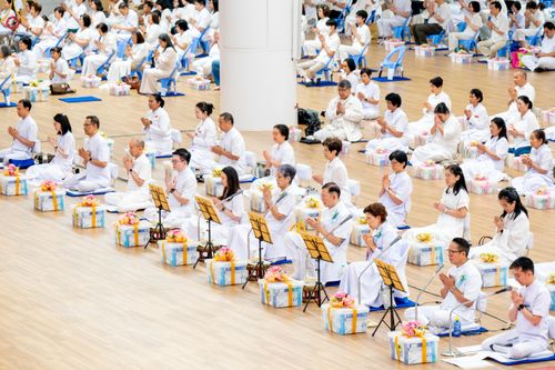 ภาพ No.280573:วันที่ 28 ธันวาคม พ.ศ.2568 พิธีถวายอุปกรณ์ทำความสะอาด ณ ห้องแก้วสารพัดนึก วัดพระธรรมกาย