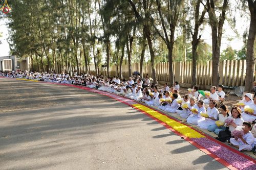 ภาพ No.287702:วันที่ 3 มกราคม พ.ศ. 2569 พิธีต้อนรับพระธรรมยาตรา ครั้งที่ 2 (ภาพชุดที่ 2) ในโครงการธรรมยาตรา กตัญญูบูชา มหาปูชนียาจารย์ พระมงคลเทพมุนี(สด จนฺทสโร) พระผู้ปราบมาร อนุสรณ์สถาน 7 แห่ง ปีที่ 14 ณ อนุสรณ์สถานมหาวิหารพระมงคลเทพมุนี (โลตัสแลนด์) อ.สองพี่น้อง จ.