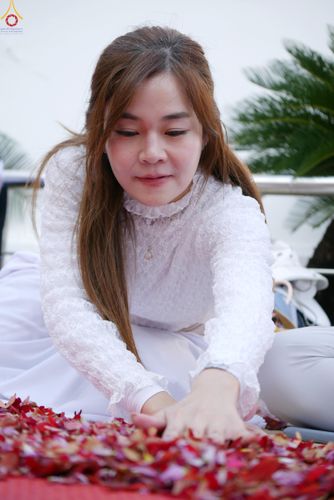 ภาพ No.294962:วันที่ 14 มกราคม พ.ศ. 2569 พิธีต้อนรับพระธรรมยาตรา อนุสรณ์สถานลำดับที่ 4  สถานที่เกิดด้วยกายธรรม ณ วัดโบสถ์บน ต.บางคูเวียง จ.นนทบุรี ในโครงการธรรมยาตรา กตัญญูบูชา มหาปูชนียาจารย์ พระมงคลเทพมุนี(สด จนฺทสโร) พระผู้ปราบมาร อนุสรณ์สถาน 7 แห่ง ปีที่ 14