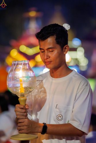 ภาพ No.297185:วันที่ 17 มกราคม พ.ศ. 2569 พิธีจุดประทีปถวายเป็นพุทธบูชา และบูชาธรรมมหาปูชนียาจารย์ (ภาพชุดที่ 2) ณ วัดโบสถ์บน ต.บางคูเวียง จ.นนทบุรี อนุสรณ์สถานลำดับที่ 4 สถานที่เกิดด้วยกายธรรม ในโครงการธรรมยาตรา กตัญญูบูชา มหาปูชนียาจารย์ พระมงคลเทพมุนี(สด จนฺทสโร) พร