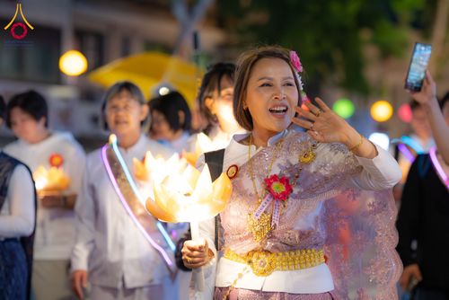 ภาพ No.328977:วันเสาร์ที่ 16 พฤษภาคม พ.ศ.2569 งานเทศกาลโคมวิสาขบูชานานาชาติ หรือ ยอนดึงฮเว  연등회 (Lotus Lantern Festival) ประจำปี 2569 ประเทศเกาหลีใต้