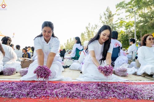 ภาพ No.289608:วันที่ 7 มกราคม พ.ศ. 2569 พิธีต้อนรับพระธรรมยาตรา ณ อนุสรณ์สถานลำดับที่ 2 สถานที่ตั้งมโนปณิธานบวชตลอดชีวิต อนุสรณ์สถานคลองบางนางแท่น อ.สามพราน จ.นครปฐม ในโครงการธรรมยาตรา กตัญญูบูชา มหาปูชนียาจารย์ พระมงคลเทพมุนี(สด จนฺทสโร) พระผู้ปราบมาร อนุสรณ์สถาน 7 แ