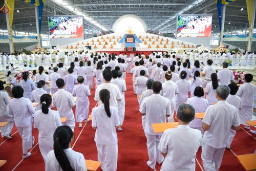 ภาพ No.318480:วันอาทิตย์ต้นเดือนที่ 5 เมษายน พ.ศ.2569 พิธีทอดผ้าป่าสมทบมหาสังฆทาน 40,000 กว่าวัดทั่วประเทศ ณ สภาธรรมกายสากล วัดพระธรรมกาย