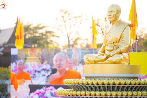 ภาพ No.293939:วันที่ 14 มกราคม พ.ศ. 2569 พิธีจุดประทีปถวายเป็นพุทธบูชา และบูชาธรรมมหาปูชนียาจารย์  ณ วัดสองพี่น้อง ต.ต้นตาล อ.สองพี่น้อง จ.สุพรรณบุรี ในโครงการธรรมยาตรา กตัญญูบูชา มหาปูชนียาจารย์ พระมงคลเทพมุนี(สด จนฺทสโร) พระผู้ปราบมาร อนุสรณ์สถาน 7 แห่ง ปีที่ 14