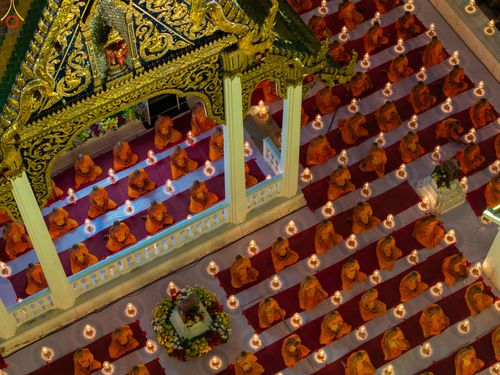 ภาพ No.297168:วันที่ 17 มกราคม พ.ศ. 2569 พิธีจุดประทีปถวายเป็นพุทธบูชา และบูชาธรรมมหาปูชนียาจารย์ (ภาพชุดที่ 2) ณ วัดโบสถ์บน ต.บางคูเวียง จ.นนทบุรี อนุสรณ์สถานลำดับที่ 4 สถานที่เกิดด้วยกายธรรม ในโครงการธรรมยาตรา กตัญญูบูชา มหาปูชนียาจารย์ พระมงคลเทพมุนี(สด จนฺทสโร) พร