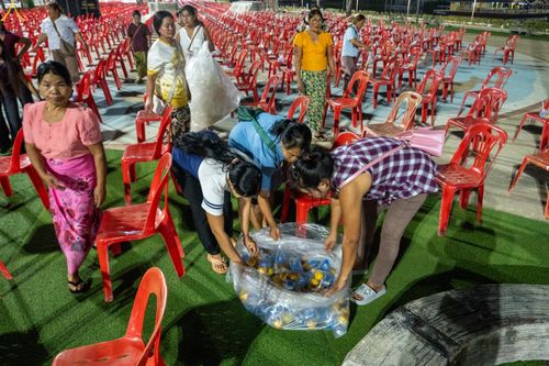 ภาพ No.282449:วันที่ 19 -20 ธันวาคม พ.ศ.2568 เบื้องหลังความสำเร็จ ของการจัดงานตักบาตร พระ 10,000 รูป Skywalk กาญจนบุรี