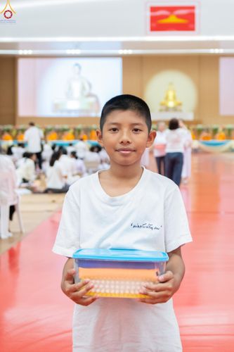 ภาพ No.280621:วันที่ 28 ธันวาคม พ.ศ.2568 พิธีถวายอุปกรณ์ทำความสะอาด ณ ห้องแก้วสารพัดนึก วัดพระธรรมกาย