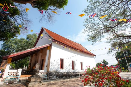 ภาพ No.173231:พิธีทอดกฐิน วัดช้างใหญ่ จ.พระนครศรีอยุธยา ในโครงการกฐินสามัคคีทั่วไทย 30,000 วัด บูชาธรรม 80 ปี หลวงพ่อธัมมชโย โดยคณะศิษยานุศิษย์วัดพระธรรมกาย วันที่ 2 พฤศจิกายน พ.ศ. 2567