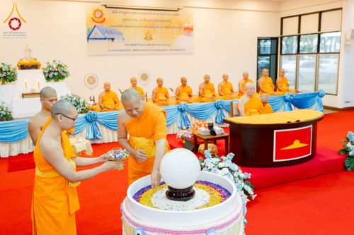 ภาพ No.221397:วันอาทิตย์ที่ 27 เมษายน พ.ศ. 2568 พิธีเจริญพระพุทธมนต์สมโภชดวงแก้วธรรมชัย เนื่องในโอกาสบูชาธรรม 81 ปีหลวงพ่อธัมมชโย อัญเชิญประดิษฐานเนื่องในโอกาสสถาปนาวัดพระธรรมกายไอซ์แลนด์ ณ อาคารปลูกศรัทธา 1 วัดพระธรรมกาย อำเภอคลองหลวง จังหวัดปทุมธานี