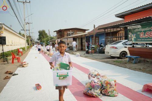 ภาพ No.135417:โครงการตักบาตรข้าวสารอาหารแห้งพระภิกษุสามเณร ๑,๐๐๐ รูป วันอังคารที่ ๙ เมษายน พ.ศ.๒๕๖๗ ณ ถนนหน้าที่ว่าการอำเภอคลองขลุง (เส้นเลียบแม่น้ำปิง) ตำบลคลองขลุง อำเภอคลองขลุง จังหวัดกำแพงเพชร