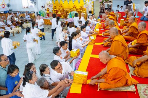 ภาพ No.286081:วันที่ 11 ตุลาคม พ.ศ. 2568 พิธีทอดกฐินสามัคคีทั่วไทย 30,000 วัด โดยคณะศิษยานุศิษย์ บูชาธรรม 81 ปี หลวงพ่อธัมมชโย ณ วัดโบสถ์บน ต.บางคูเวียง อ.บางกรวย จ.นนทบุรี