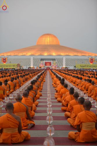 ภาพ No.121996:พิธีจุดประทีปถวายเป็นพุทธบูชา และบูชาธรรมมหาปูชนียาจารย์ พระมงคลเทพมุนี(สด จนฺทสโร) ในโครงการธรรมยาตรา กตัญญูบูชา มหาปูชนียาจารย์ พระมงคลเทพมุนี(สด จนฺทสโร) พระผู้ปราบมาร อนุสรณ์สถาน 7 แห่ง ปีที่ 12 วันที่ 31 มกราคม พ.ศ. 2567 ณ วัดพระธรรมกาย จ.ปทุมธานี