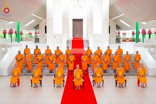 ภาพ No.244807:วันเสาร์ที่ 6 กันยายน พ.ศ. 2568 พิธีถวายบาตร บรรพชา อุปสมบทของนาคธรรมทายาท โครงการอุปสมบทหมู่บูชาธรรมครบรอบ 108 ปี  วันครูผู้ค้นพบวิชชาธรรมกาย ณ โบสถ์พระไตรปิฎก วัดพระธรรมกาย