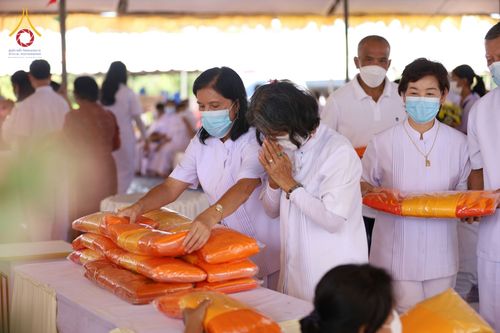 ภาพ No.76215:พิธีกลั่นแผ่นดินสร้างมหาเจดีย์ปัตตานี , พิธีตักบาตรแด่พระภิกษุสงฆ์ 159 รูป ,  พิธีทอดผ้าป่า , พิธีโปรยรัตนชาติ ,  พิธีจุดประทีปถวายเป็นพุทธบูชา ณ ศูนย์อบรมเยาวชนปัตตานี จ.ปัตตานี วันอาทิตย์ที่ 5 กุมภาพันธ์ พ.ศ.2566