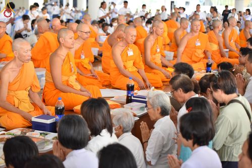 ภาพ No.149333:พิธีบุพเปตพลี ครั้งที่ 154 ร่วมอุทิศบุญแด่หมู่ญาติที่ล่วงลับไปแล้ว และสืบทอดอายุพระพุทธศาสนา วันจันทร์ที่ 19 สิงหาคม พ.ศ.2567 ณ หอฉันคุณยายอาจารย์ฯ วัดพระธรรมกาย