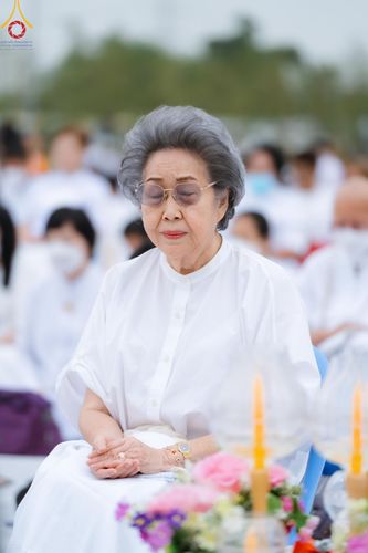 ภาพ No.118206:พิธีจุดประทีปถวายเป็นพุทธบูชา และบูชาธรรมมหาปูชนียาจารย์ พระมงคลเทพมุนี(สด จนฺทสโร) วันที่ 24 มกราคม พ.ศ. 2567 ณ อนุสรณ์สถานบางปลา อ.บางเลน จ.นครปฐม