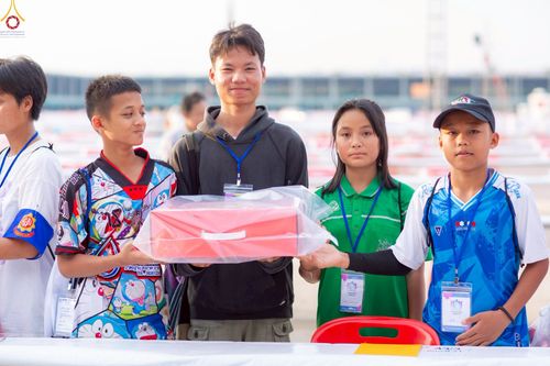 ภาพ No.225078:วันที่ 20 - 27 เมษายน พ.ศ. 2568 "ภาพแห่งความปลื้มที่ไม่มีวันจบ" คณะสงฆ์สามเณร เจ้าหน้าที่ และสาธุชน ร่วมแรงร่วมใจกันเตรียมงานและเก็บงาน เพื่อวันคุ้มครองโลก พิธีถวายมหาสังฆทานคณะสงฆ์ 40,000 กว่าวัดทั่วประเทศ