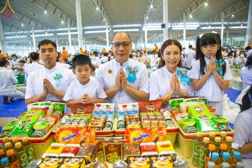 ภาพ No.205877:พิธีตักบาตร และ พิธีบูชาข้าวพระ ในวันอาทิตย์ต้นเดือน 2 กุมภาพันธ์ พ.ศ. 2568 ณ สภาธรรมกายสากล วัดพระธรรมกาย