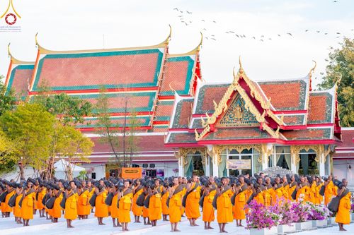 ภาพ No.194201:พระธรรมยาตราปฏิบัติธรรม และถ่ายภาพหมู่ประวัติศาสตร์ ณ วัดสองพี่น้อง ต.ต้นตาล อ.สองพี่น้อง จ.สุพรรณบุรี ในโครงการธรรมยาตรา กตัญญูบูชา มหาปูชนียาจารย์ พระมงคลเทพมุนี(สด จนฺทสโร) พระผู้ปราบมาร อนุสรณ์สถาน 7 แห่ง ปีที่ 13 วันที่ 12 มกราคม พ.ศ. 2568