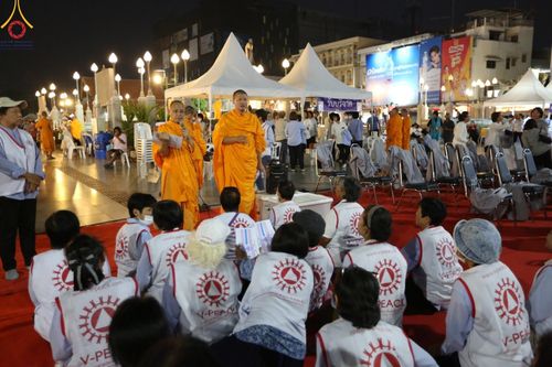 ภาพ No.126793:V.30 เต็มที่ เพื่อโคราช การเตรียมงาน ปฏิบัติงาน และเก็บงาน ของเจ้าหน้าที่หน่วยงานต่างๆ ทุกภาคส่วน เพื่อพิธีทำบุญเมืองนครราชสีมา ฉลอง 556 ปี ตักบาตรพระ 10,000 รูป ในวันเสาร์ที่ 2 มีนาคม พ.ศ.2567 ณ อนุสาวรีย์ท้าวสุรนารี จ.นครราชสีมา จัดโดย คณะสงฆ์จังหวัดนค