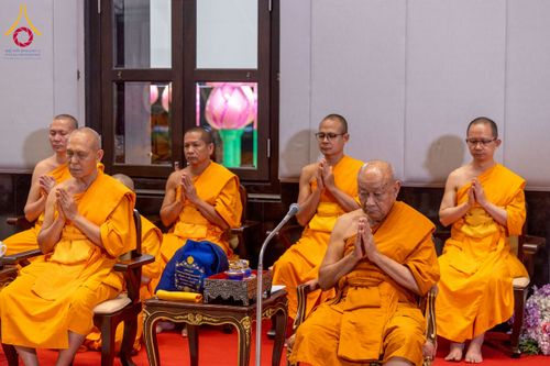 ภาพ No.231266:วันพฤหัสบดีที่ 3 กรกฏาคม พ.ศ. 2568 พิธีมุทิตาสักการะพระภิกษุนาคหลวง พระมหาพนาวัฒน์ ธมฺมนฺตคามี (จันทร์เผือก) เปรียญธรรม ๙ ประโยค ณ วัดพระธรรมกาย ปทุมธานี