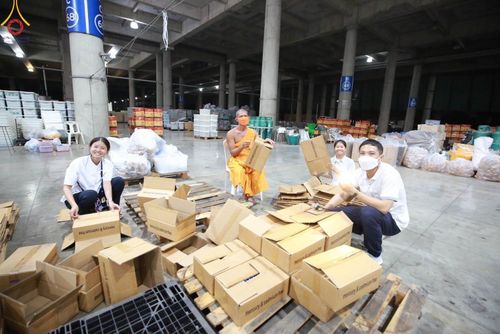 ภาพ No.120869:V.20 เป็นปลื้ม การเตรียมงาน เก็บงาน การรับบุญของเจ้าหน้าที่หน่วยงานต่างๆ เพื่อโครงการธรรมยาตรา กตัญญูบูชา มหาปูชนียาจารย์ พระมงคลเทพมุนี (สด จนฺทสโร) พระผู้ปราบมาร อนุสรณ์สถาน 7 แห่ง ปีที่ 12 ระหว่างวันที่ 2 - 31 มกราคม พ.ศ.2567