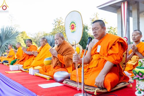 ภาพ No.103863:พิธีตักบาตรพระ 1,000 รูป ครั้งที่ 7 ถวายเป็นพุทธบูชา เพื่อช่วยเหลือคณะสงฆ์ 323 วัด 4 จังหวัดชายแดนภาคใต้ และถวายแด่คณะสงฆ์จังหวัดพิษณุโลก ณ ลานธรรมธุดงคสถานพิษณุโลก อ.วังทอง จ.พิษณุโลก วันที่ 24 ธันวาคม พ.ศ. 2566