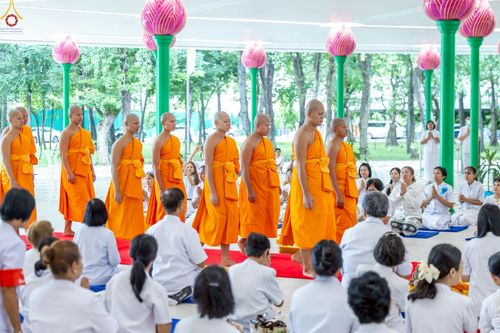 ภาพ No.227722:วันเสาร์ที่ 31 พฤษภาคม พ.ศ.2568 พิธีถวายผ้าไตรแด่สามเณรผู้เข้ารับการอุปสมบท , พิธีอุปสมบทสามเณรเตรียม DCI วัดพระธรรมกาย จ.ปทุมธานี