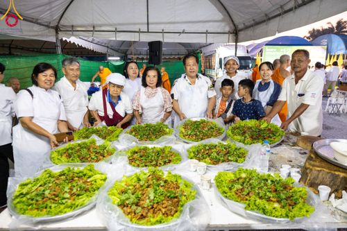 ภาพ No.109201:พิธีถวายภัตตาหารเป็นสังฆทาน แด่คณะพระธรรมยาตราฯ วันที่ 10 มกราคม พ.ศ. 2567 ณ อนุสรณ์สถานคลองบางนางแท่น อ.สามพราน จ.นครปฐม