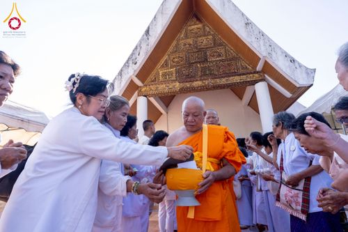 ภาพ No.275883:วันพุธที่ 3 ธันวาคม พ.ศ. 2568 พิธีบรรพชาอุปสมบท โครงการอุปสมบทบูชาธรรมมหาปูชนียาจารย์ ศูนย์อบรม : ศูนย์ส่งเสริมศีลธรรม จ.พะเยา ณ โบราณสถานพระธาตุจอมทอง และ โบสถ์กลางน้ำ วัดพระธาตุศรีโคมคำ อำเภอเมือง จังหวัดพะเยา