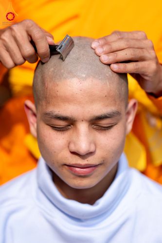 ภาพ No.129733:พิธีตัดปอยผมและแห่นาคธรรมทายาท ในโครงการบรรพชา 1,250 รูป ณ แดนประสูติ สวนลุมพินี ประเทศเนปาล วันที่ 2 มีนาคม พ.ศ. 2567