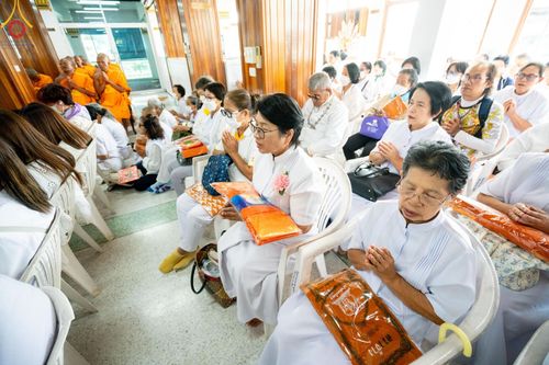 ภาพ No.203401:พิธีทอดผ้าป่าทำนุบำรุงศาสนสถาน ณ วัดปรางค์หลวง ตำบลบางม่วง อำเภอบางใหญ่ จังหวัดนนทบุรี ในโครงการธรรมยาตรา กตัญญูบูชา มหาปูชนียาจารย์ พระมงคลเทพมุนี(สด จนฺทสโร) พระผู้ปราบมาร อนุสรณ์สถาน 7 แห่ง ปีที่ 13 วันที่ 29 มกราคม พ.ศ. 2568