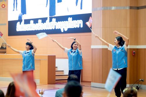 ภาพ No.239918:วันที่ ๒๒ - ๒๔ สิงหาคม พ.ศ. ๒๕๖๘ สัมมนารวมใจผู้นำบุญ บูชาธรรม ๘๑ ปี หลวงพ่อธัมมชโย กฐินสามัคคีทั่วไทย ๓๐,๐๐๐ วัด โครงการอุปสมบทบูชาธรรมมหาปูชนียาจารย์ ๓,๐๐๐ รูป รุ่นที่ ๑