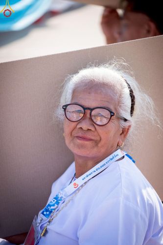 ภาพ No.221582:วันอังคารที่ 22 เมษายน พ.ศ. 2568 ภาพพิธีถวายมหาสังฆทานคณะสงฆ์ 40,000 กว่าวัดทั่วประเทศ เนื่องในวันคุ้มครองโลก ชุดที่ 2 (ปลื้มให้สมการรอคอย) ณ ลานธรรมพระมหาธรรมกายเจดีย์ วัดพระธรรมกาย