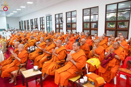 ภาพ No.315164:วันจันทร์ที่ 23 มีนาคม พ.ศ. 2569 พิธีบำเพ็ญกุศล คุณพ่อณรงค์ จินตมากุล  สิริอายุ 99 ปี 11 เดือน โยมบิดา พระครูปลัดรัตนวีรวัฒน์ (รังสฤษดิ์ อิทฺธิจินตโก) ที่ปรึกษาเจ้าคณะจังหวัดปทุมธานี เจ้าอาวาสวัดพระธรรมกาย  ณ ห้องปลูกศรัทธา 2 วัดพระธรรมกาย ปทุมธานี