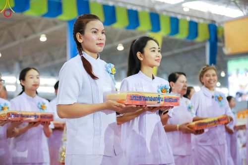 ภาพ No.167724:พิธีทอดกฐิน และ พิธีกรานกฐิน ในวันอาทิตย์ที่ 3 พฤศจิกายน พ.ศ. 2567 ณ วัดพระธรรมกาย จ.ปทุมธานี