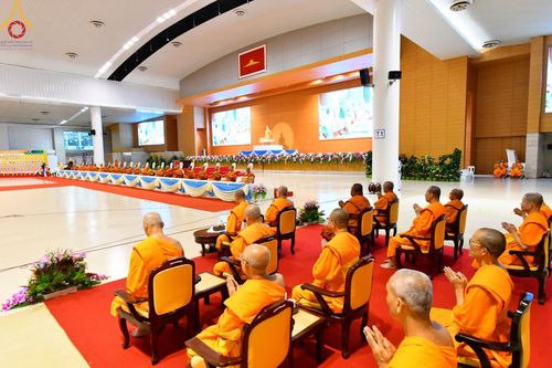 ภาพ No.146112:วันมหารำลึก ครั้งที่ 34 พิธีร่วมรำลึกถึงนักสร้างบารมีที่ล่วงลับไปแล้ว , พิธีสวดพระพุทธมนต์ ณ ห้องแก้วสารพัดนึก 1 วัดพระธรรมกาย วันเสาร์ที่ 27 กรกฎาคม พ.ศ. 2567